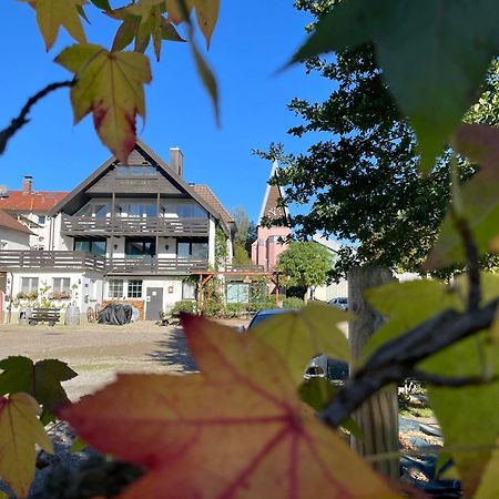 Gasthaus Hirschenstube & Gaestehaus Gehri Waldkirch Bagian luar foto