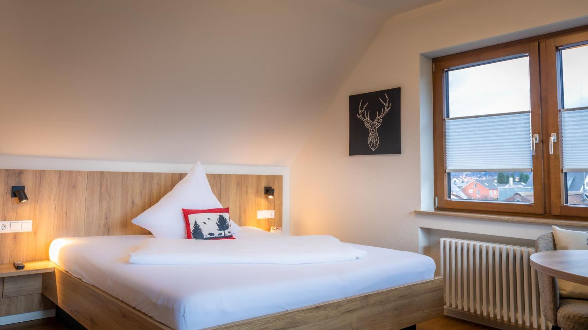 Gasthaus Hirschenstube & Gaestehaus Gehri Waldkirch Bagian luar foto